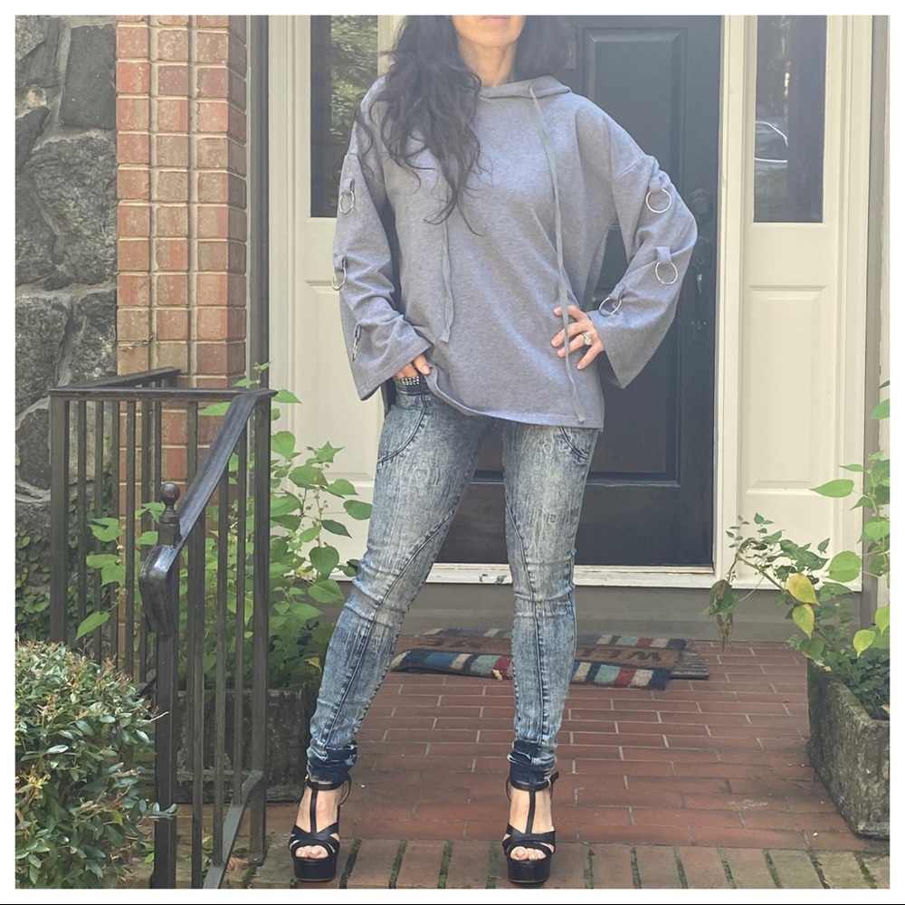 ✨LAST ✨SOFT HOODED SWEATSHIRT WITH SLEEVES DETAIL - Picture 10 of 12